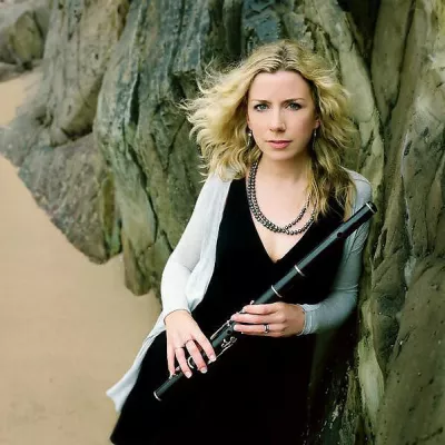 Muireann Nic Amhlaoibh все песни в mp3