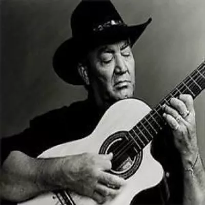 Eliades Ochoa