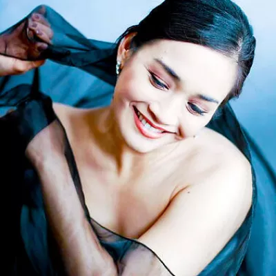 Joanna Ampil