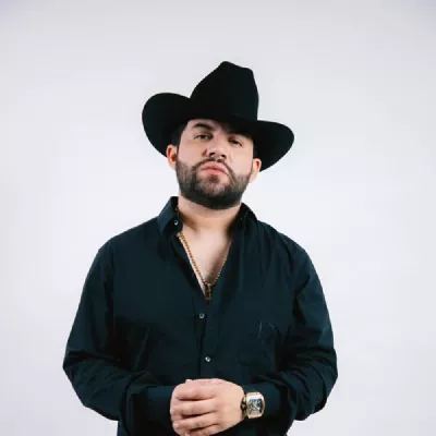 Luis R Conriquez