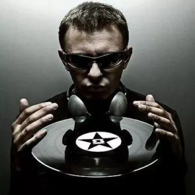 DJ Tom