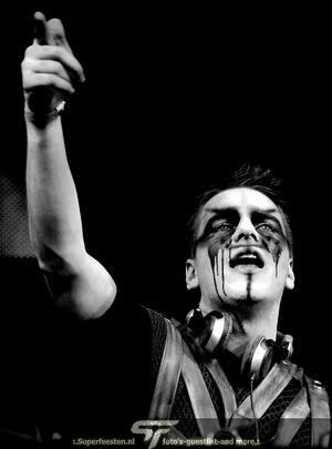 Showtek