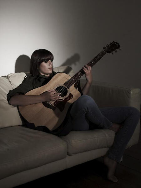 Liz Lawrence все песни в mp3