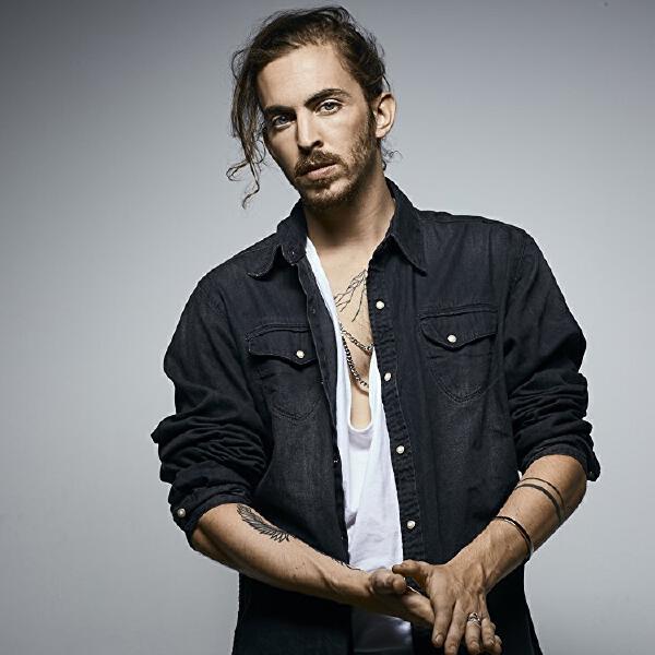 Dennis Lloyd