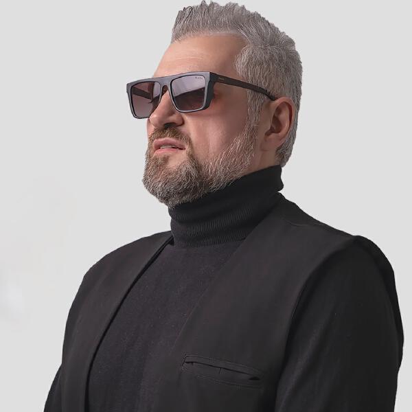 Виталий Романов