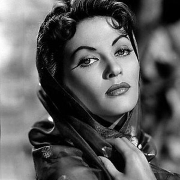 Yvonne De Carlo