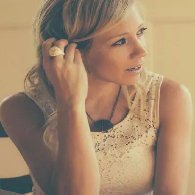 Ellie Holcomb
