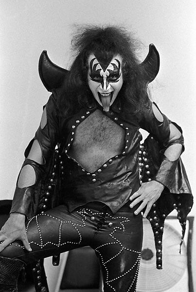 Gene Simmons все песни в mp3