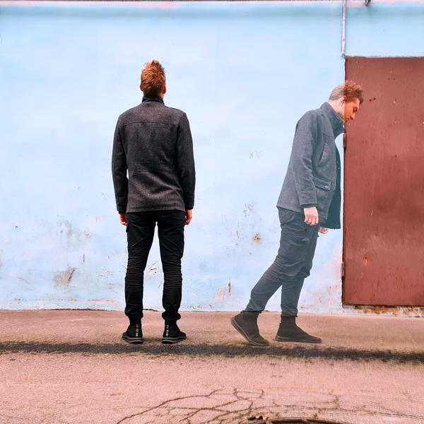 Альбом Душно-патриотическая исполнителя LE2