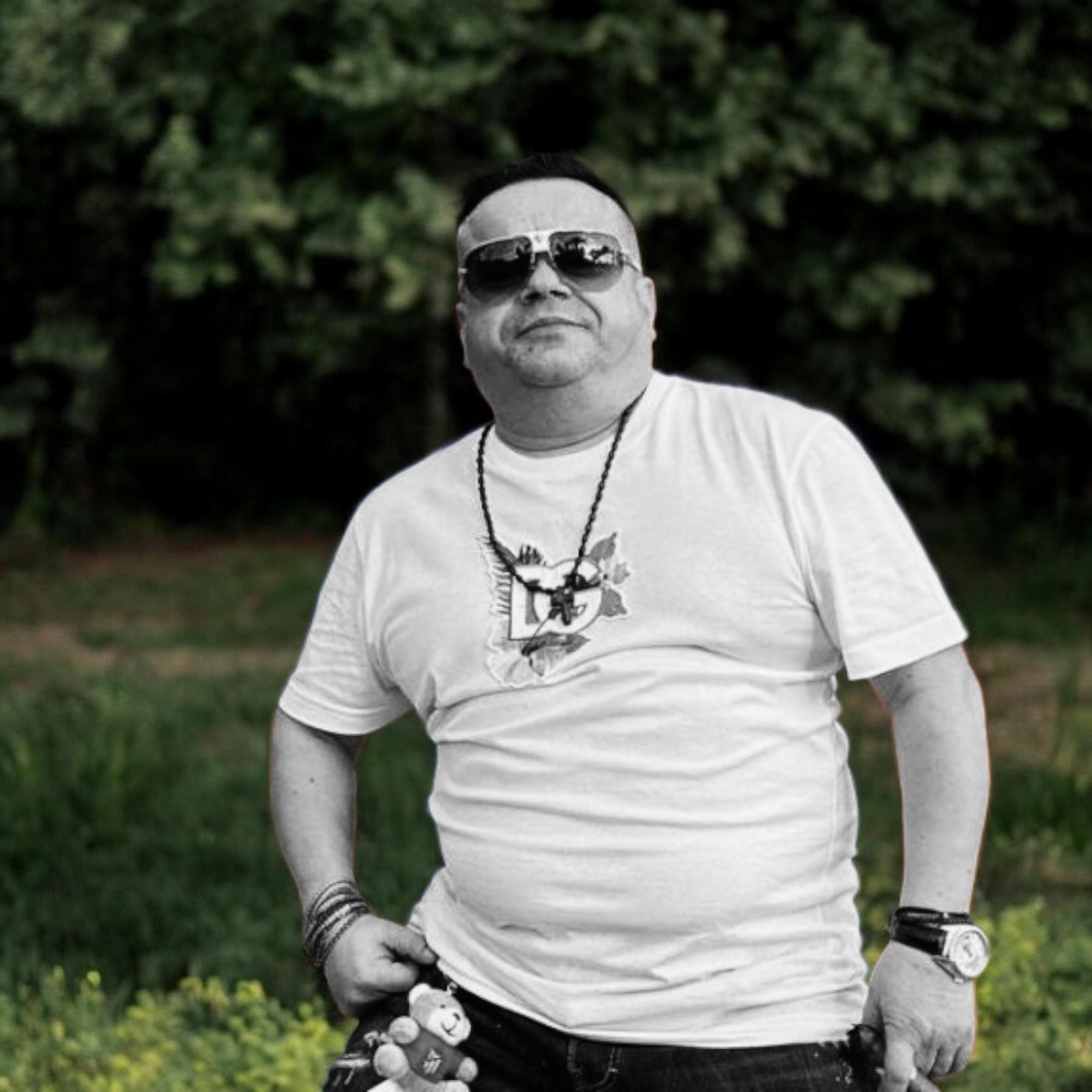 Альбом Tu esti femeia care imi da putere исполнителя Adrian Minune