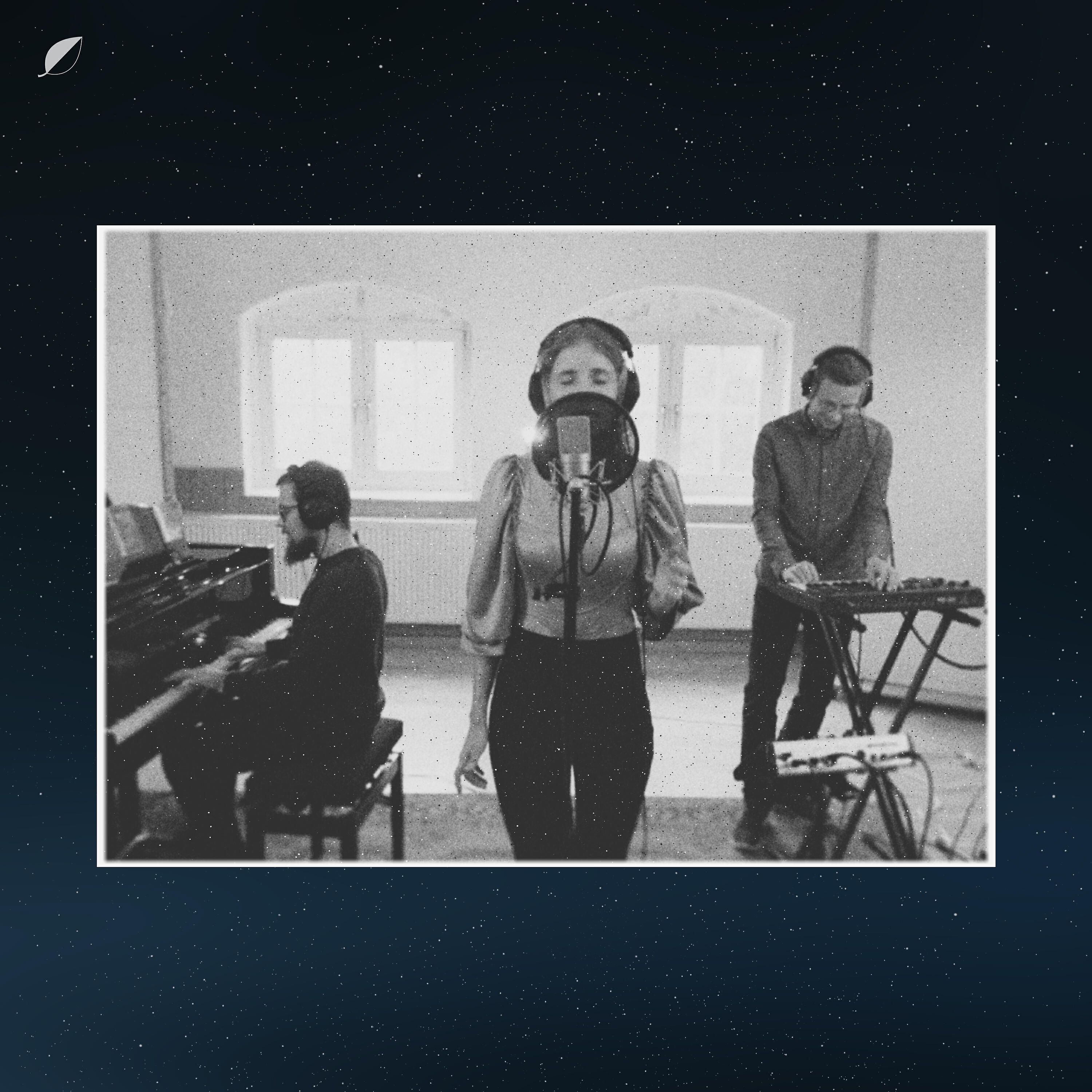 Perfect Strangers (feat. Luna Morgenstern) (Acoustic Version)
