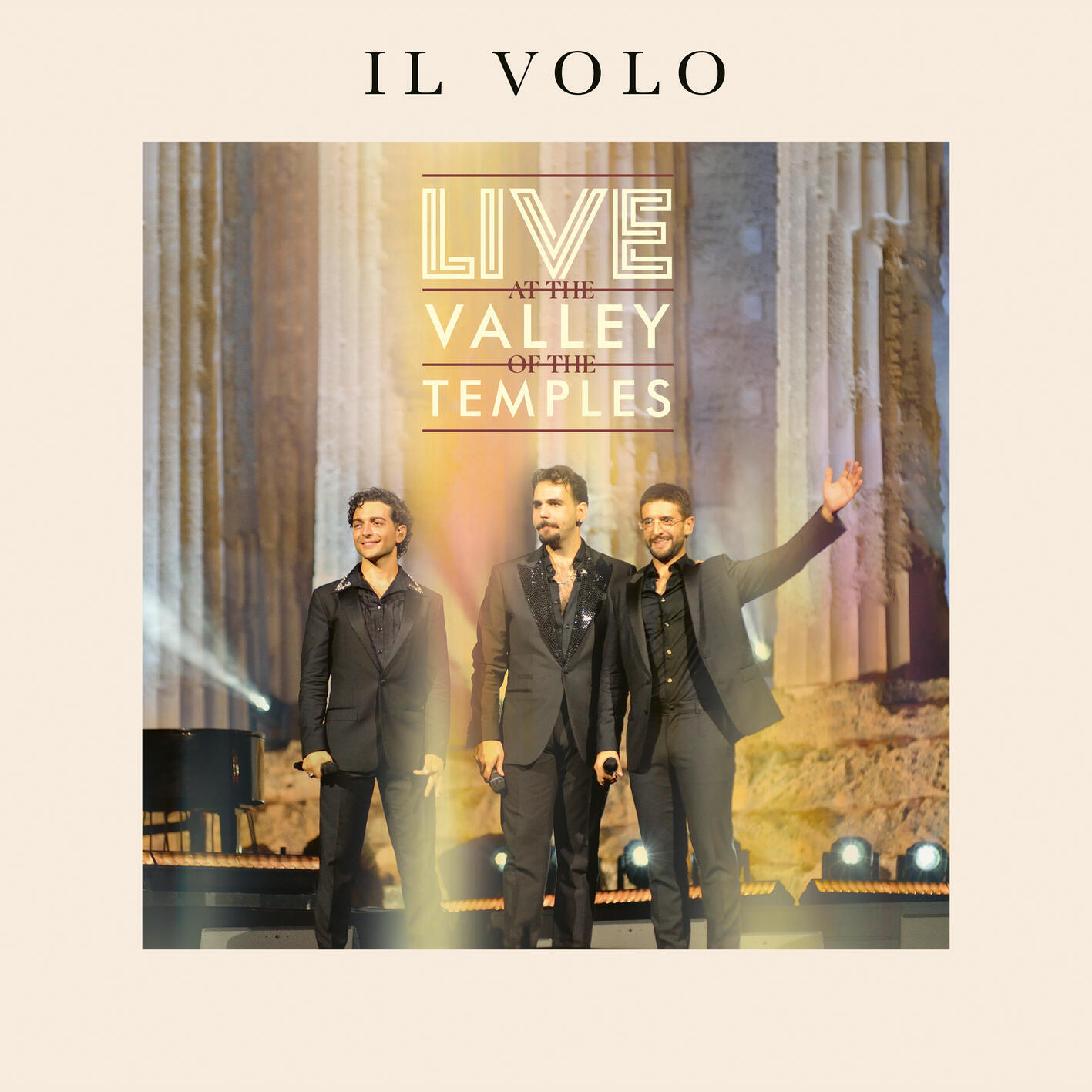 Альбом Live at the Valley of the Temples исполнителя Il Volo