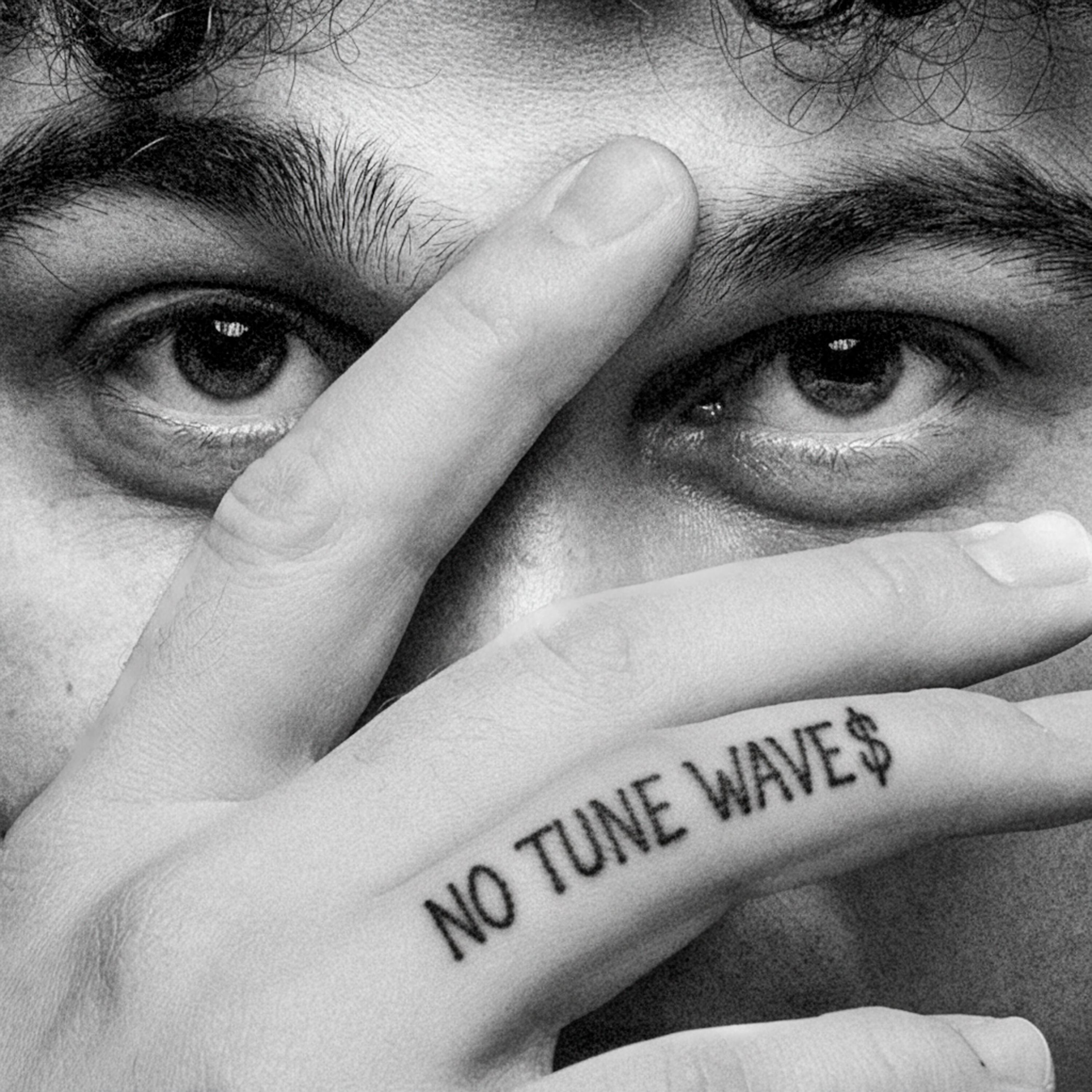 NO TUNE WAVES