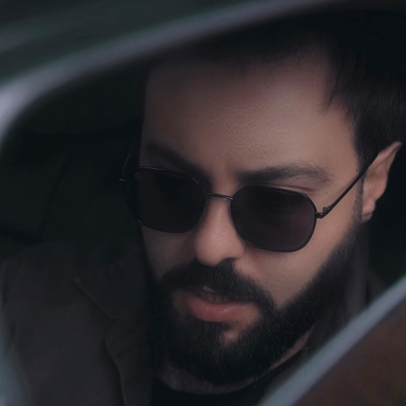 Альбом Gnalov Gnalov исполнителя Ernest Ogannesyan