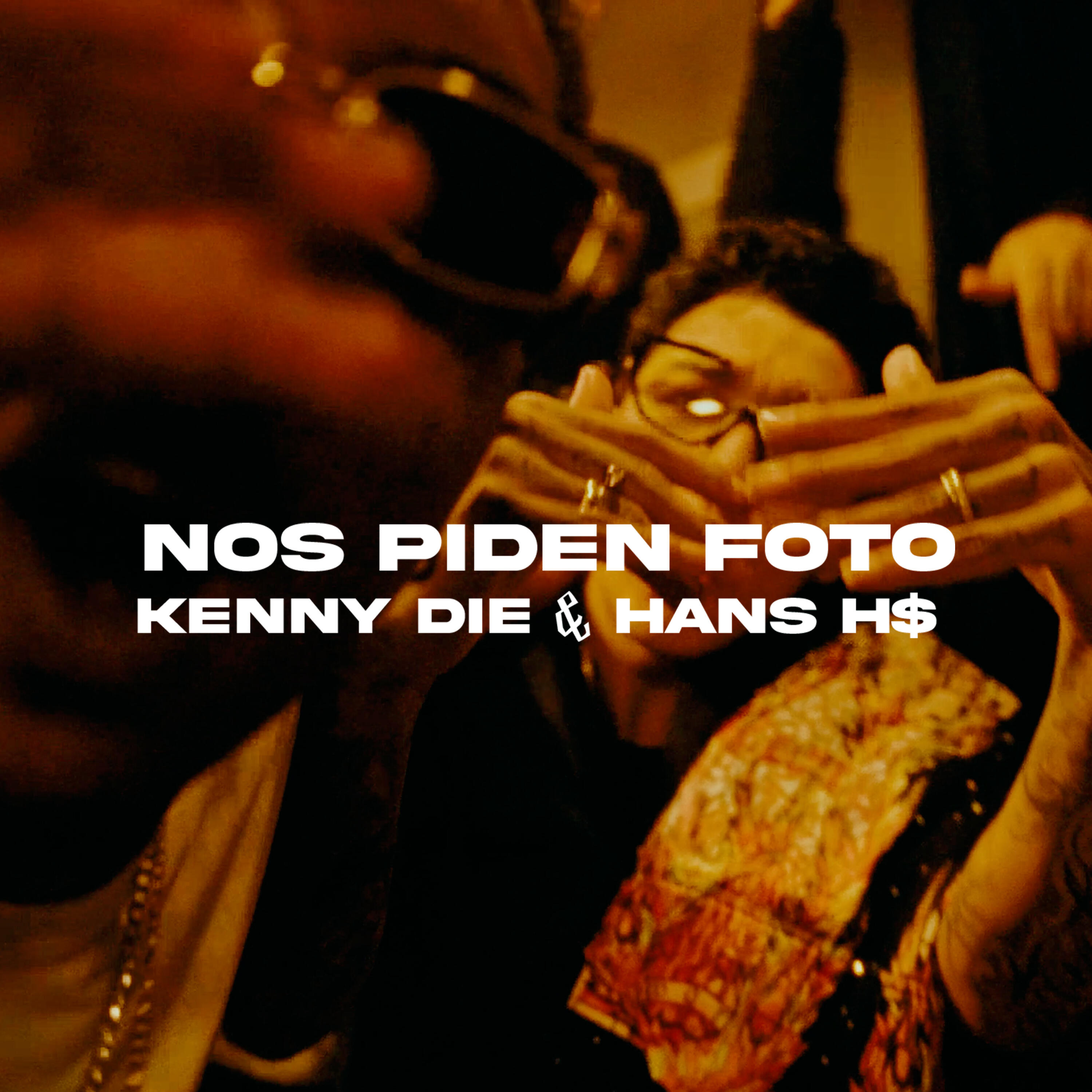 Альбом Nos Piden Foto исполнителя Hans Hs, KENNY DIE, Sebas