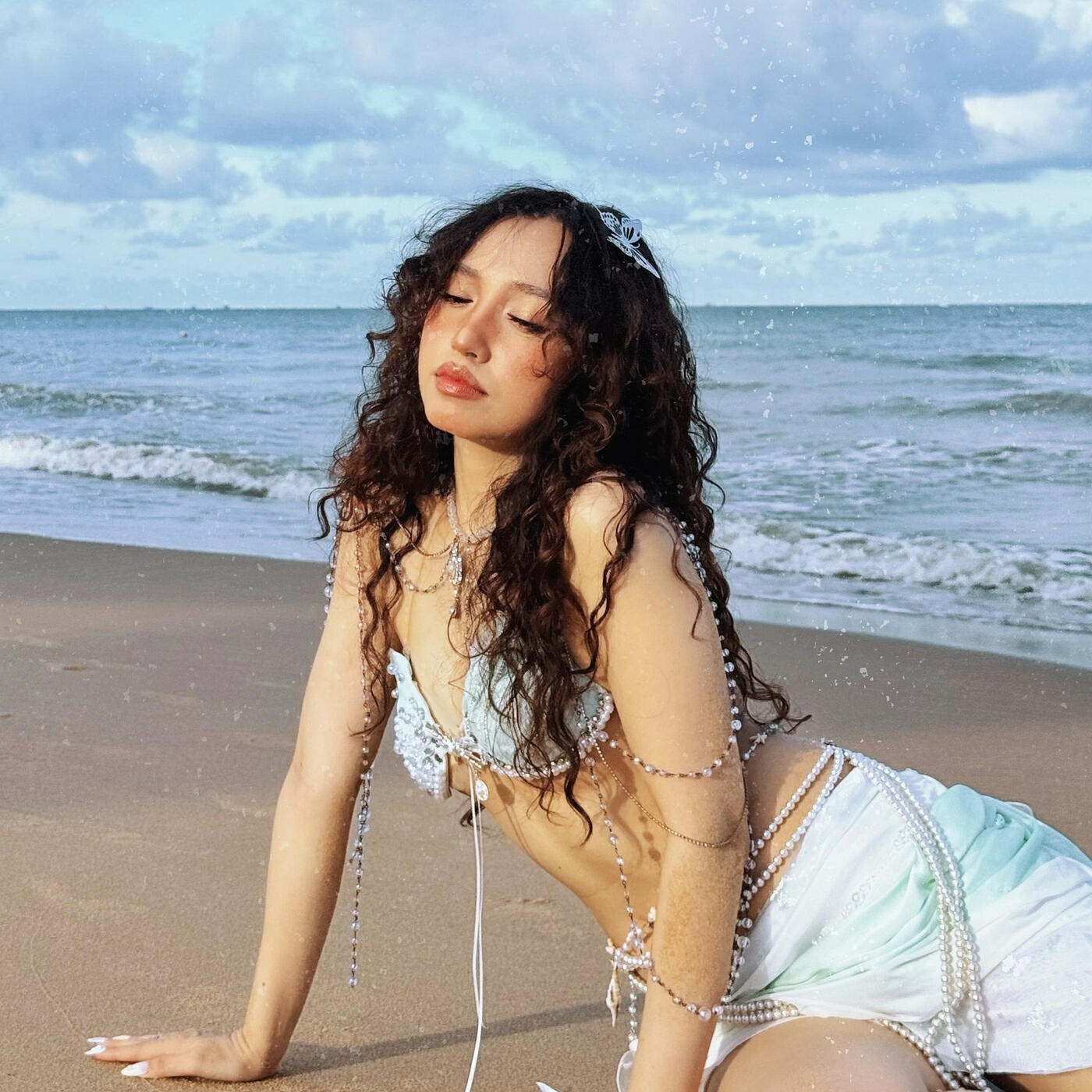 Hãy Đến Bên Em
